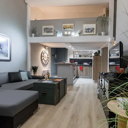Place Vieille - Duplex, Type Loft, 8 Personnes, Calme, Vieux-nice * Nice