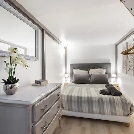 Apartamento Place Vieille - Duplex, Type Loft, 8 Personnes, Calme, Vieux-nice *