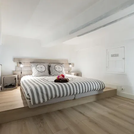 Place Vieille - Duplex, Type Loft, 8 Personnes, Calme, Vieux-nice Apartamento